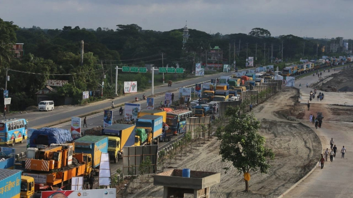 Hundreds of vehicles wait to cross Padma Bridge