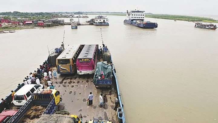 Hawkers ply trade on Daulatdia-Paturia ferry route worried about going out of business at Daulatdia ferry ghat 