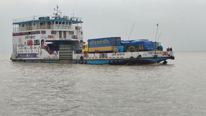 Ferry services resume on Shimulia-Mongol Majhi ghat route after 7.5 hours