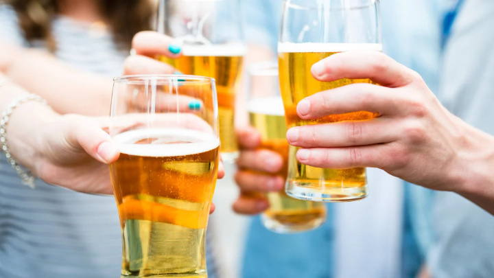 There may be one benefit to drinking a beer every day: Science