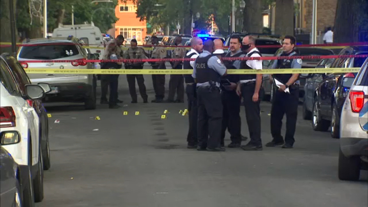 6 people killed, 12 injured in shooting at 4th July parade in wealthy Chicago suburb of Highland Park