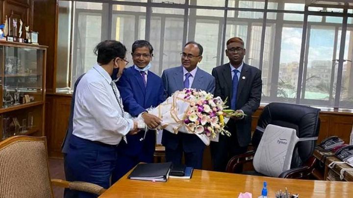 Abdur Rouf Talukder takes charge as BB governor