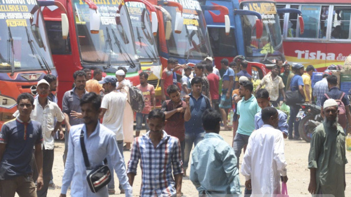 Several bus services in Comilla overcharge passengers after Eid holidays