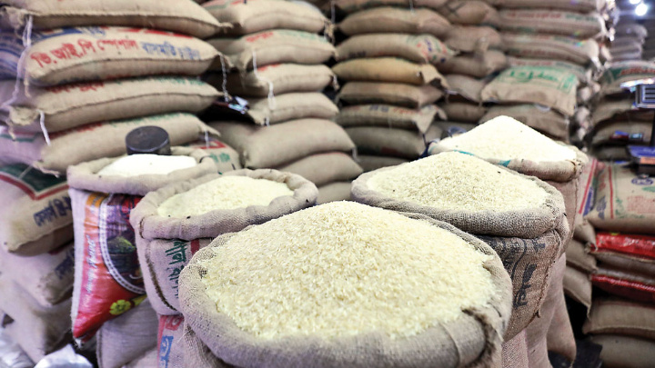 Rice import resumes at Benapole land port after 10 months
