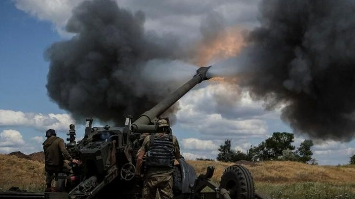 Russian shelling kills 6 in Donbas, EU defends sanctions on Moscow