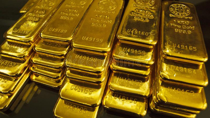 10 gold bars worth Tk1 crore found in a waste trolley on Bangladesh Biman flight
