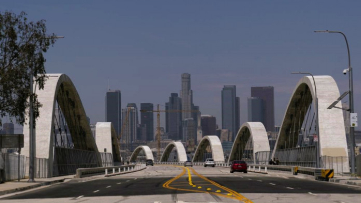 New $588mn bridge in Los Angeles closes several times amid chaos and collisions