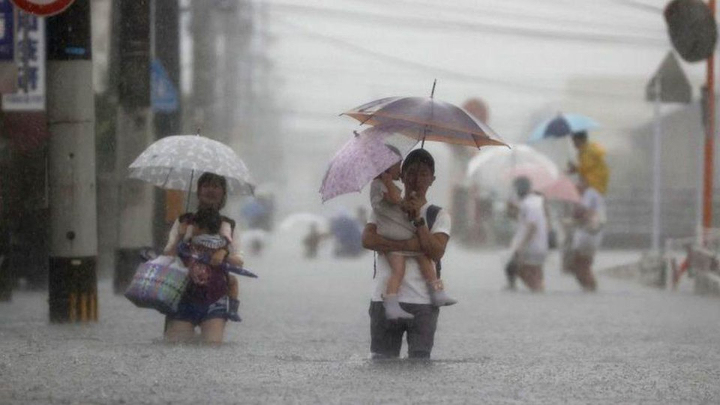 Heavy rain hits northern Japan, 200,000 urged to evacuate
