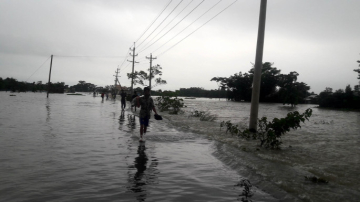 Swollen rivers inundate several low-lying areas of Barisal 