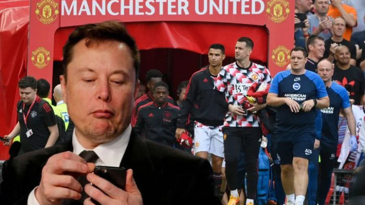 Elon Musk jokes that he is to buy Manchester United Plc MANU.N.