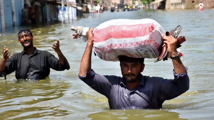 Pakistan appeals for ‘immense’ international response to floods