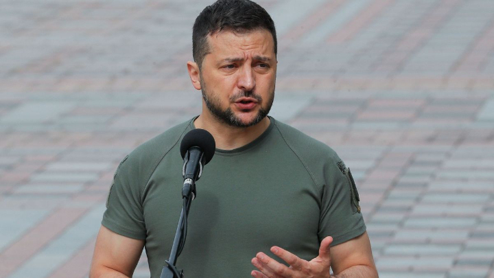 Ukrainian troops recapture '2,000 km of territory' says Volodymyr Zelensky