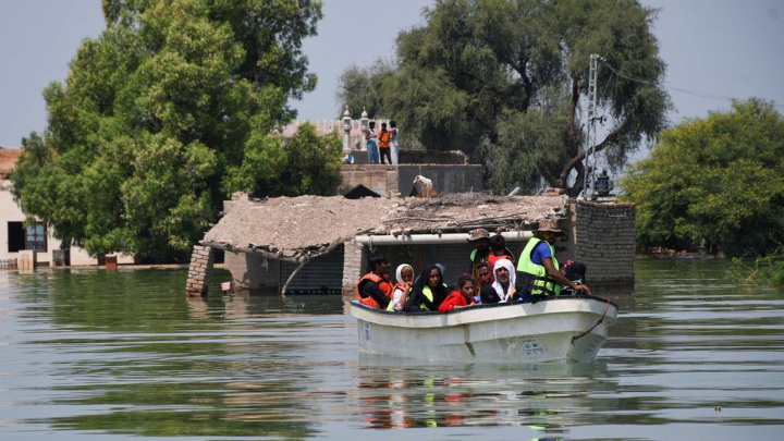 Pakistan floods' death toll nears 1,500