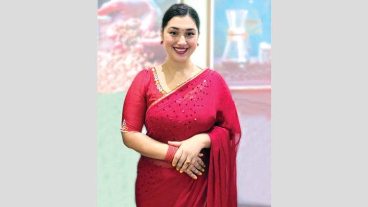 720px x 405px - People will fall in love with my 'Laal Sari': Apu Biswas - Shining BD