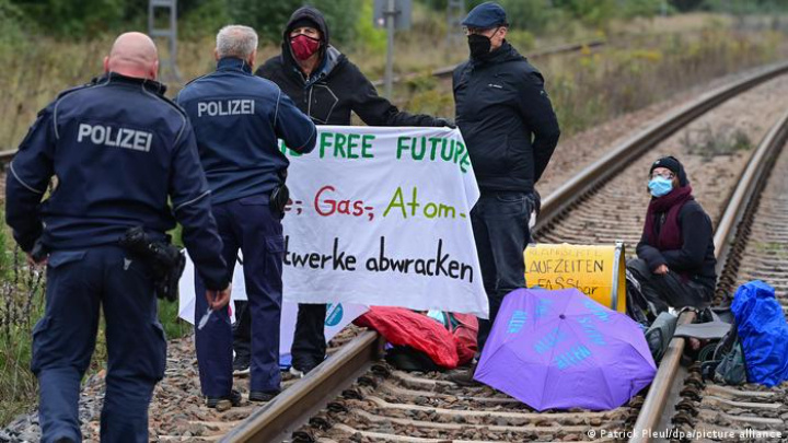 Arrests as climate protests disrupt coal power plant, Berlin traffic: Germany