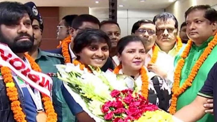 SAFF champions welcomed with floral wreath