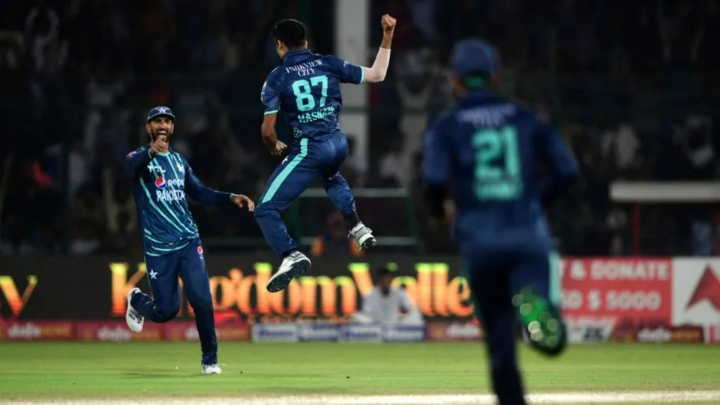 Pakistan wins by three runs to tie the series
