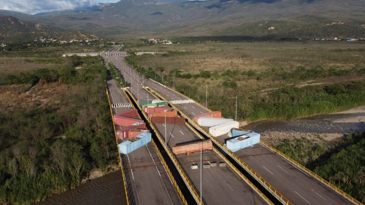 Containers block the Tienditas International Bridge on the border between Colombia and Venezuela, in Cucuta, Colombia September 26, 2022. REUTERS/Leonardo Fernandez Viloria