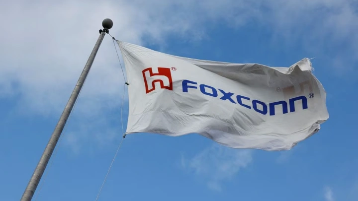 A Foxconn flag is seen at the company's electric vehicle production facility in Lordstown, Ohio, U.S. November 30, 2022. REUTERS/Quinn Glabicki