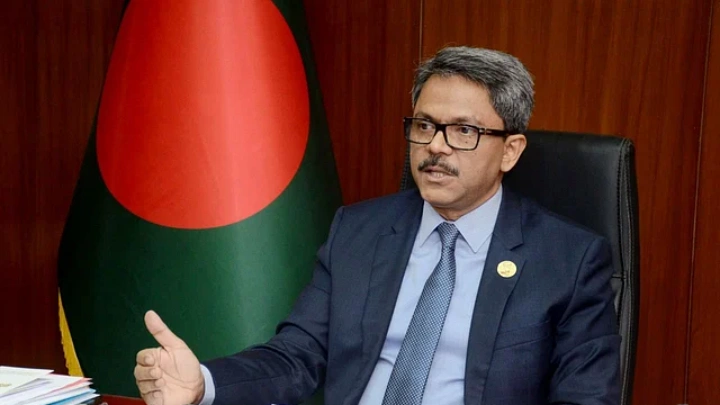 State minister for foreign affairs Md Shahriar Alam speaks to media at his office in Dhaka. Prothom Alo file photo