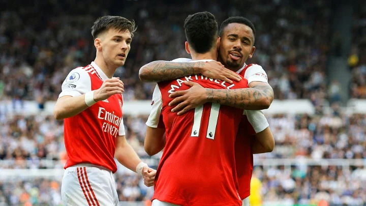 Arsenal pass Newcastle test to keep pressure on Man City Arsenal's Brazilian midfielder Gabriel Martinelli (C) is congratulated by Arsenal's Brazilian striker Gabriel Jesus (R) after celebrates scoring his team's second goal during the English Premier League football match between Newcastle United and Arsenal at St James' Park in Newcastle-upon-Tyne, north east England on May 7, 2023. AFP
