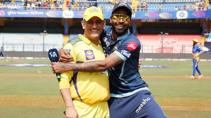 Former Indian skipper Mahendra Singh Dhoni (L) with Hardik Pandya (R). Photo: Twitter