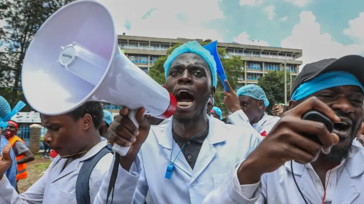 The strike by Kenyan doctors is now in its fifth weekImage: DANIEL IRUNGU/EPA