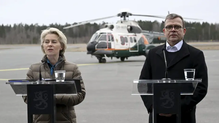 The EU chief and Finnish prime minister visited the border with Russia on FridayImage: Antti Aimo-Koivisto/AFP