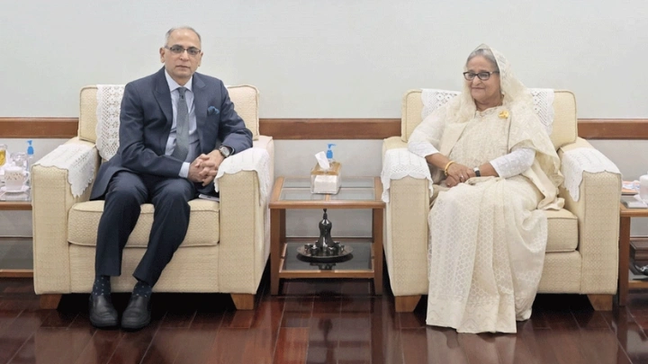 Prime Minister Shiekh Hasina (R) and Indian Foreign Secretary Vinay Mohan Kwatra. Photo Focus Bangla